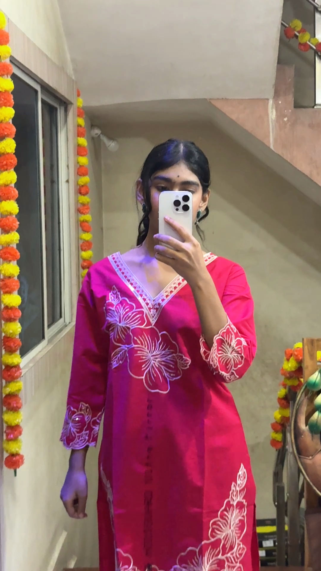 Step into elegance with our Hot Pink Embroidered Floral Kurta Set from Chinkus! 🌸