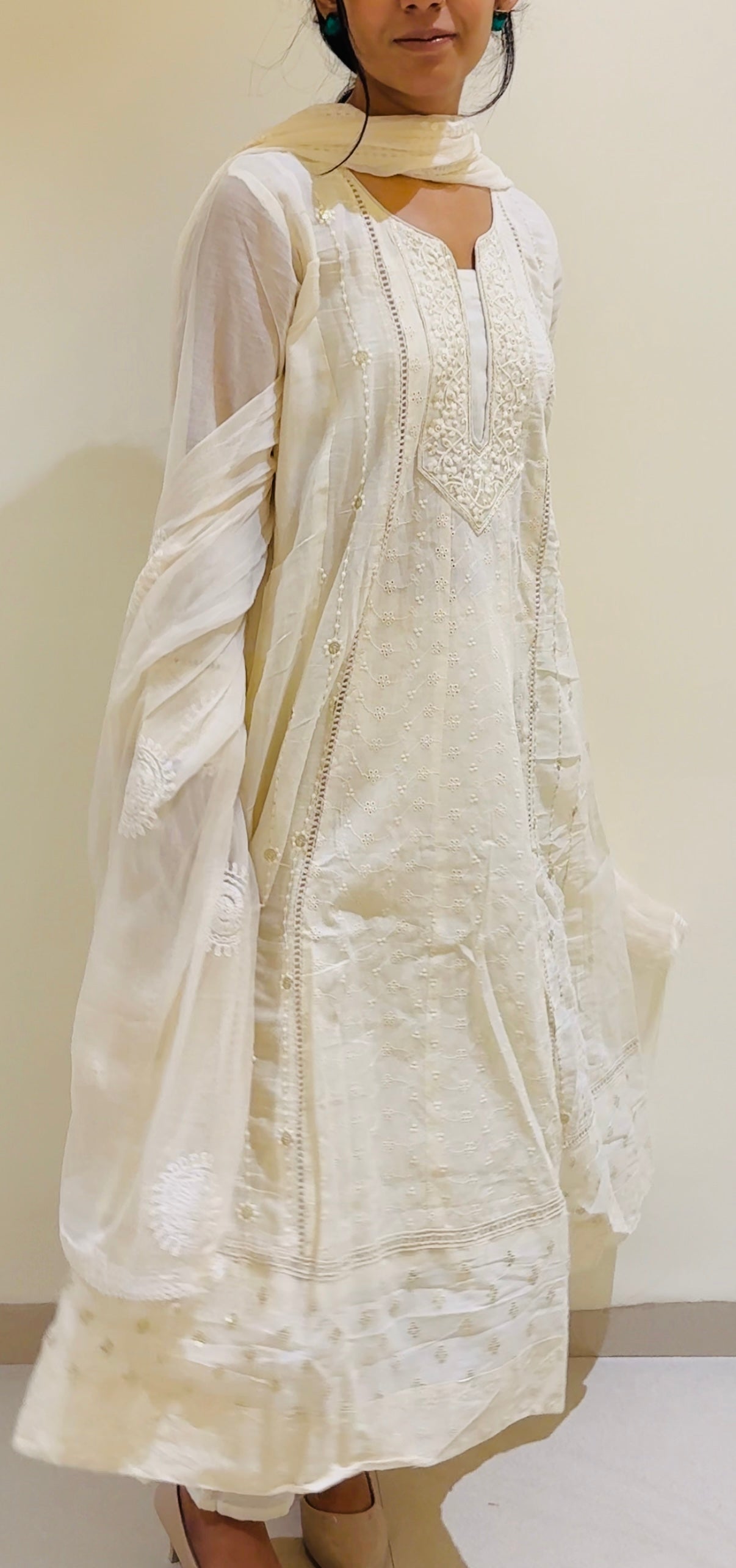 ✨ Elegant Off-White Chikankari Anarkali Set | Timeless Ethnic Charm