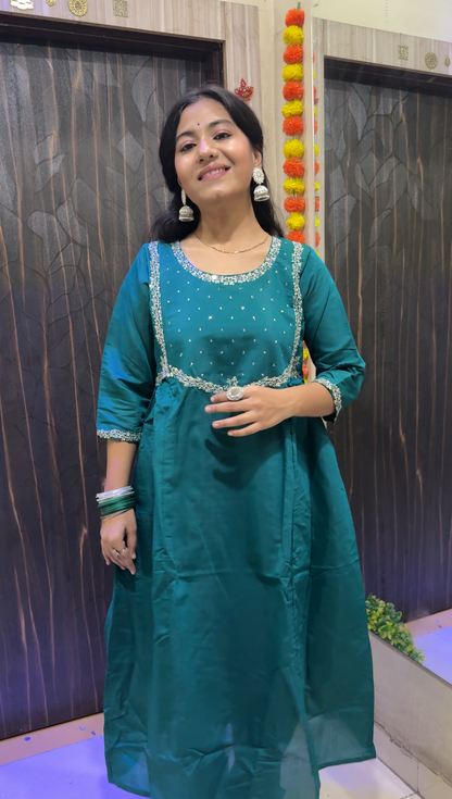 Royal Embroidered Pant Suit with Dupatta ✨