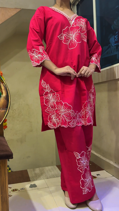 Step into elegance with our Hot Pink Embroidered Floral Kurta Set from Chinkus! 🌸